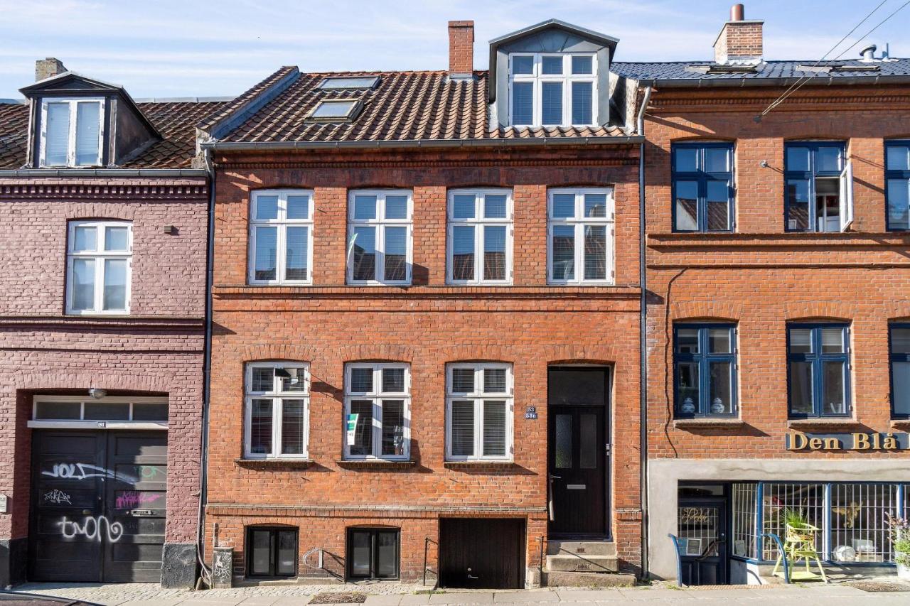 Beautiful Private Apartment, With Garden, Roof Terraze, 150 Square M, 2 Floors, 2 Bedrooms And An Extra Bed In The Livingroom Århus Exteriör bild